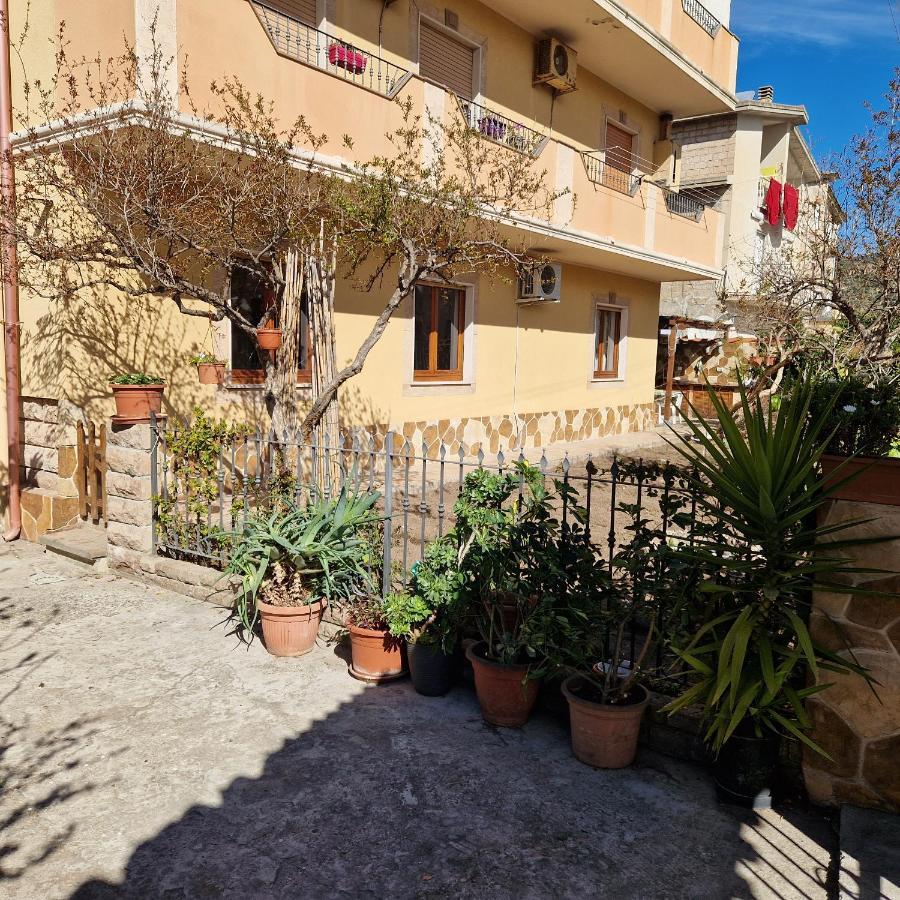 Appartamento Casa Vostra Bosa Kültér fotó