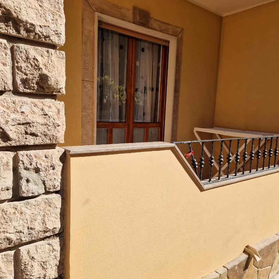 Appartamento Casa Vostra Bosa Kültér fotó
